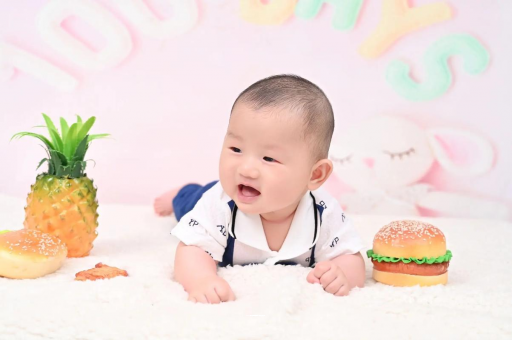 澧县宝宝在妈妈肚子里